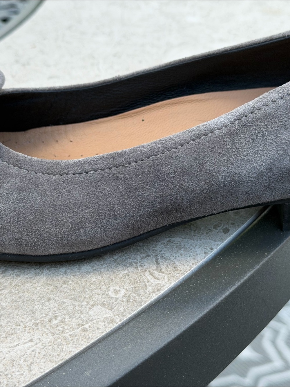 Unstructured by Clarks Gray Suede Ballet Flats with Patent Cap - Picture 5 of 6